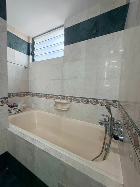 Aquarius By The Park, 9 Bedok Reservoir View, 3 Bedrooms, 2,185 sqft, Condominium For Rent, by PAULINE MARIE LIM AI HSIA, 500162512 - PropertyGuru.com.sg