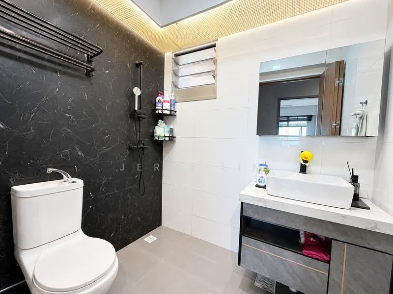 353A Anchorvale Lane, 353A Anchorvale Lane, 3 Bedrooms, 1,001 sqft, HDB Flat For Sale, by Jerry Lim, 500162517 - Bathroom - PropertyGuru.com.sg