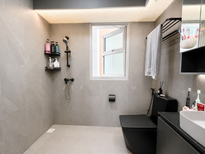 353A Anchorvale Lane, 353A Anchorvale Lane, 3 Bedrooms, 1,001 sqft, HDB Flat For Sale, by Jerry Lim, 500162517 - Bathroom - PropertyGuru.com.sg