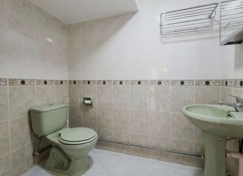 6 Farrer Road, 6 Farrer Road, 3 Bedrooms, 980 sqft, HDB Flat For Rent, by Lim Y X, 500162530 - Bathroom - PropertyGuru.com.sg