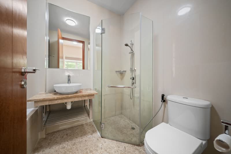 Grosvenor View, 1 Lengkong Empat, 2 Bedrooms, 883 sqft, Condominium For Sale, by Veroy Chua, 500162542 - Bathroom - PropertyGuru.com.sg