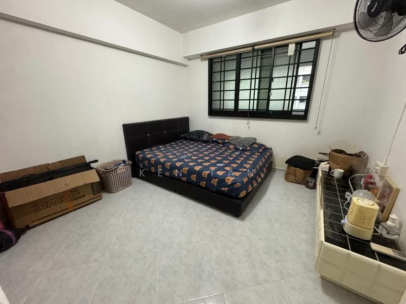 414 Pandan Gardens, 414 Pandan Gardens, 3 Bedrooms, 97 sqft, HDB Flat For Sale, by Ken Tan, 500162547 - Bedroom - PropertyGuru.com.sg