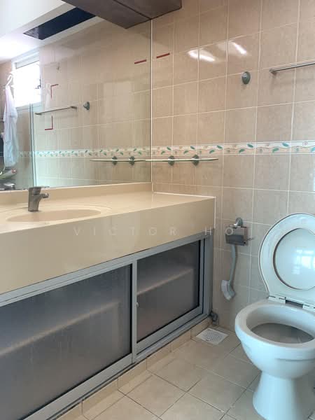 201D Punggol Field, 201D Punggol Field, 3 Bedrooms, 1,184 sqft, HDB Flat For Sale, by Victor Ho, 500162556 - Bathroom - PropertyGuru.com.sg