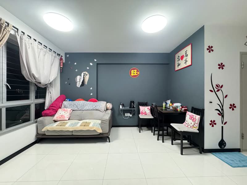 574B Woodlands Glen, 574B Woodlands Drive 16, 2 Bedrooms, 732 sqft, HDB Flat For Sale, by Donavan Tan, 500162568 - Living Room - PropertyGuru.com.sg