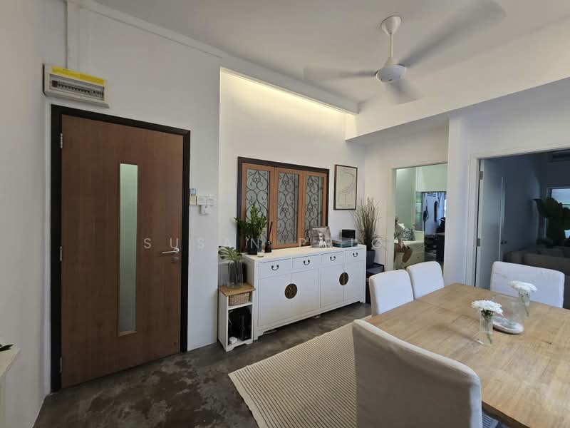 Tiong Bahru Second Floor 3 Bed Charmer, Tiong Bahru Road Walkup, 3 Bedrooms, 950 sqft, Walk-up Apartment For Rent, by Susan Prior, 500162571 - Dining Room - PropertyGuru.com.sg