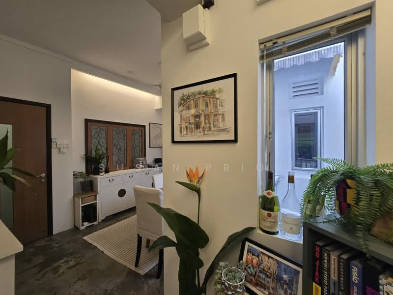 Tiong Bahru Second Floor 3 Bed Charmer, Tiong Bahru Road Walkup, 3 Bedrooms, 950 sqft, Walk-up Apartment For Rent, by Susan Prior, 500162571 - Interior - PropertyGuru.com.sg