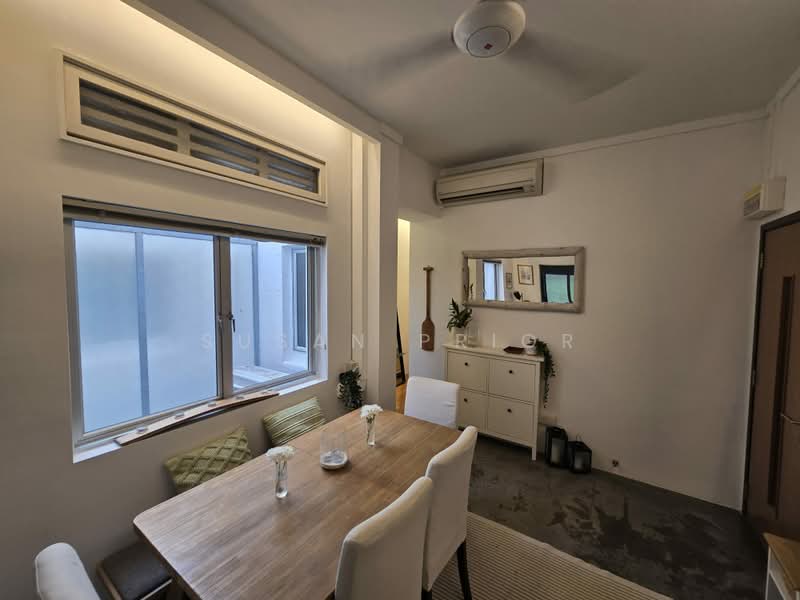 Tiong Bahru Second Floor 3 Bed Charmer, Tiong Bahru Road Walkup, 3 Bedrooms, 950 sqft, Walk-up Apartment For Rent, by Susan Prior, 500162571 - Dining Room - PropertyGuru.com.sg