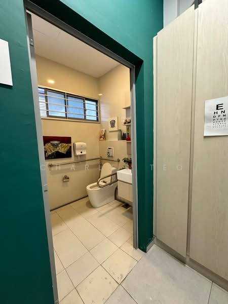 The Lenox, , 570 sqft, Shop / Shophouse For Rent, by Charles Teo, 500162582 - Bathroom - CommercialGuru.com.sg
