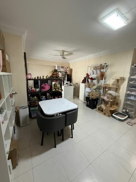 121C Sengkang East Way, 121C Sengkang East Way, 3 Bedrooms, 980 sqft, HDB Flat For Sale, by Charlie Ethan Chia, 500162602 - Living Room - PropertyGuru.com.sg
