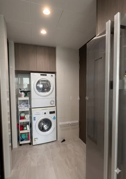 Avenue South Residence, 13 Silat Avenue, 4 Bedrooms, 1,496 sqft, Condominium For Rent, by Lois Tan, 500162603 - PropertyGuru.com.sg