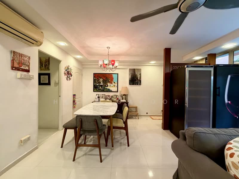 130 Clarence Lane, 130 Clarence Lane, 3 Bedrooms, 1,119 sqft, HDB Flat For Sale, by Halim Gafoor, 500162605 - Dining Room - PropertyGuru.com.sg