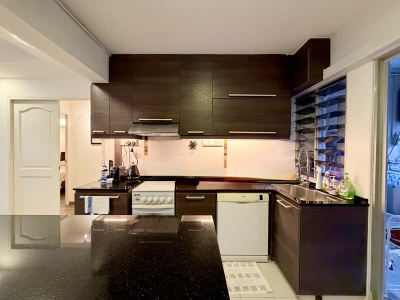 130 Clarence Lane, 130 Clarence Lane, 3 Bedrooms, 1,119 sqft, HDB Flat For Sale, by Halim Gafoor, 500162605 - PropertyGuru.com.sg