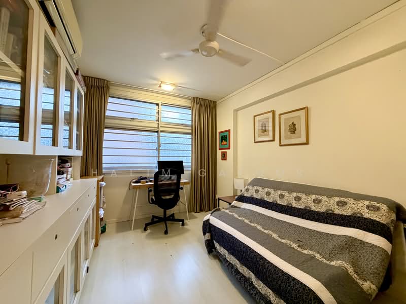 130 Clarence Lane, 130 Clarence Lane, 3 Bedrooms, 1,119 sqft, HDB Flat For Sale, by Halim Gafoor, 500162605 - Bedroom - PropertyGuru.com.sg