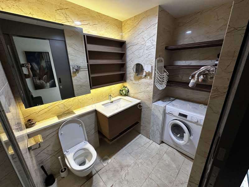 Queens Peak, 1 Dundee Road, 2 Bedrooms, 624 sqft, Condominium For Rent, by Kar Loon Choong, 500162618 - Bathroom - PropertyGuru.com.sg