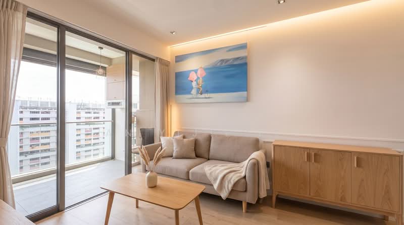 Freehold cheaper than 99 yrs, Kovan MRT, 1km to Holy Innocent's Pri, , 3 Bedrooms, 883 sqft, Condominium For Sale, by Ian Yijie Teo, 500162621 - Living Room - PropertyGuru.com.sg