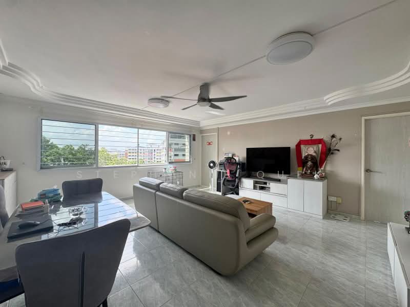 407 Serangoon Avenue 1, 407 Serangoon Avenue 1, 3 Bedrooms, 1,119 sqft, HDB Flat For Sale, by Stephanie Quek, 500162627 - Living Room - PropertyGuru.com.sg