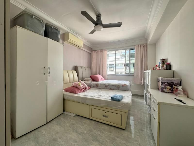 407 Serangoon Avenue 1, 407 Serangoon Avenue 1, 3 Bedrooms, 1,119 sqft, HDB Flat For Sale, by Stephanie Quek, 500162627 - Bedroom - PropertyGuru.com.sg