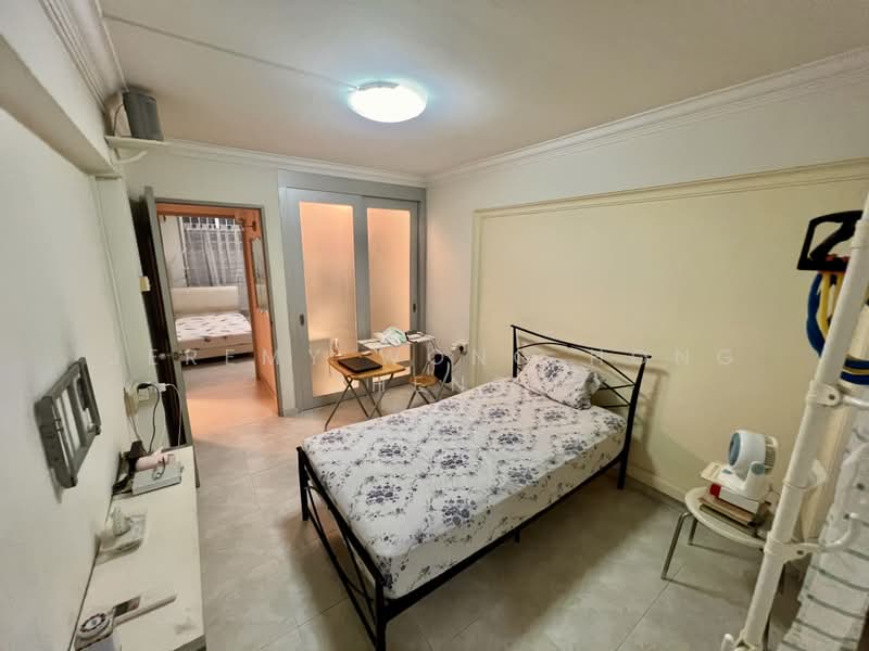 105 Bishan Street 12, 105 Bishan Street 12, 2 Bedrooms, 688 sqft, HDB Flat For Sale, by Jeremy Wong Hong Zheng, 500162648 - Bedroom - PropertyGuru.com.sg