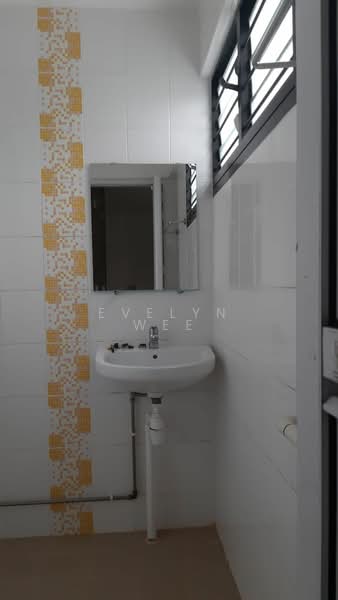 624 Hougang Avenue 8, 624 Hougang Avenue 8, 3 Bedrooms, 904 sqft, HDB Flat For Rent, by Evelyn Wee, 500162651 - Bathroom - PropertyGuru.com.sg