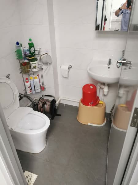 UB. One, 81 Ubi Avenue 4, 1,302 sqft, Light Industrial (B1) For Rent, by Mohammad, 500162661 - Bathroom - CommercialGuru.com.sg