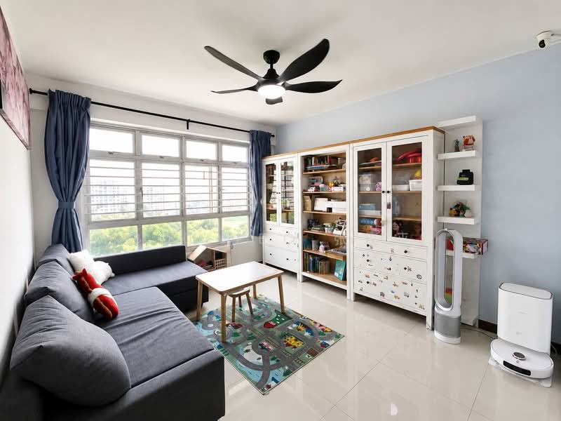 511B Yishun Street 51, 511B Yishun Street 51, 3 Bedrooms, 1,001 sqft, HDB Flat For Sale, by Bob Teo 张汉平, 500162667 - Living Room - PropertyGuru.com.sg