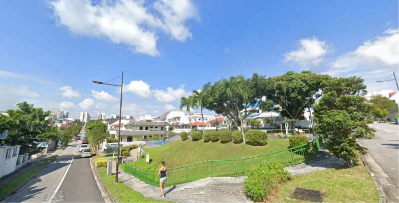 Renov D16 3000+sf, Inter-Terrace - 6bed 4bath - 10min Tenah Merah MRT - Siglap Mall Sungei Bedok MRT, , 6 Bedrooms, 3,200 sqft, Terraced House For Sale, by Roy Low, 500162673 - Exterior - PropertyGuru.com.sg
