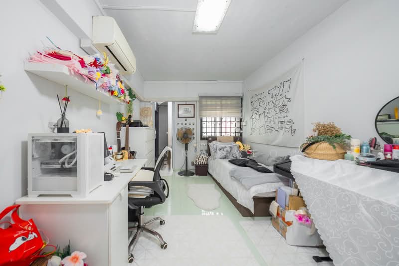 167 Woodlands Street 11, 167 Woodlands Street 11, 4 Bedrooms, 1,453 sqft, HDB Flat For Sale, by Susanna Yeow, 500162688 - Bedroom - PropertyGuru.com.sg