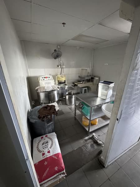 Enterprise One, 1 Kaki Bukit Road 1, 2,196 sqft, Factory / Workshop (B2) For Rent, by Ronald Ho, 500162693 - Kitchen - CommercialGuru.com.sg