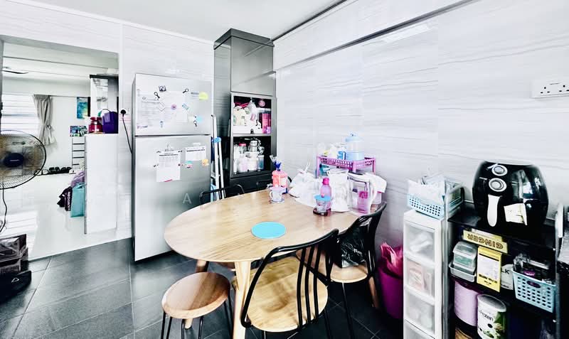316 Clementi Avenue 4, 316 Clementi Avenue 4, 3 Bedrooms, 979 sqft, HDB Flat For Sale, by Ann Teiw, 500162695 - Kitchen - PropertyGuru.com.sg