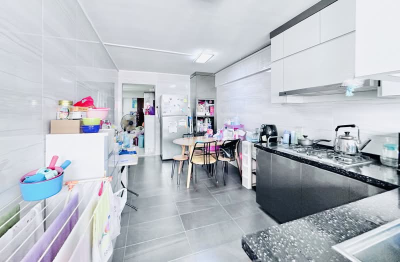 316 Clementi Avenue 4, 316 Clementi Avenue 4, 3 Bedrooms, 979 sqft, HDB Flat For Sale, by Ann Teiw, 500162695 - Kitchen - PropertyGuru.com.sg