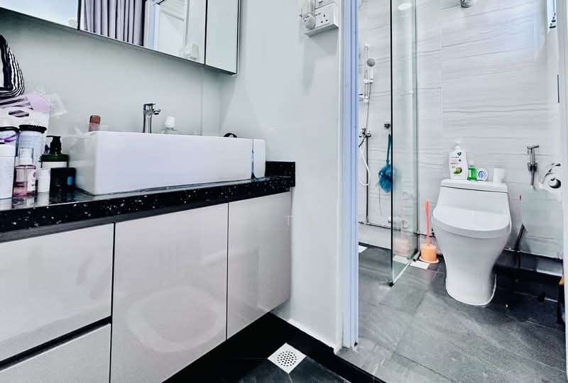 316 Clementi Avenue 4, 316 Clementi Avenue 4, 3 Bedrooms, 979 sqft, HDB Flat For Sale, by Ann Teiw, 500162695 - Master Bathroom + Vanity Top - PropertyGuru.com.sg