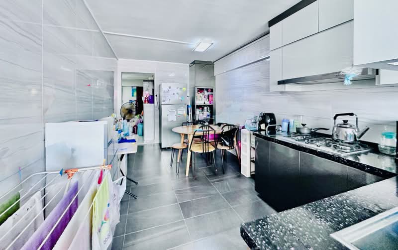 316 Clementi Avenue 4, 316 Clementi Avenue 4, 3 Bedrooms, 979 sqft, HDB Flat For Sale, by Ann Teiw, 500162695 - Kitchen - PropertyGuru.com.sg