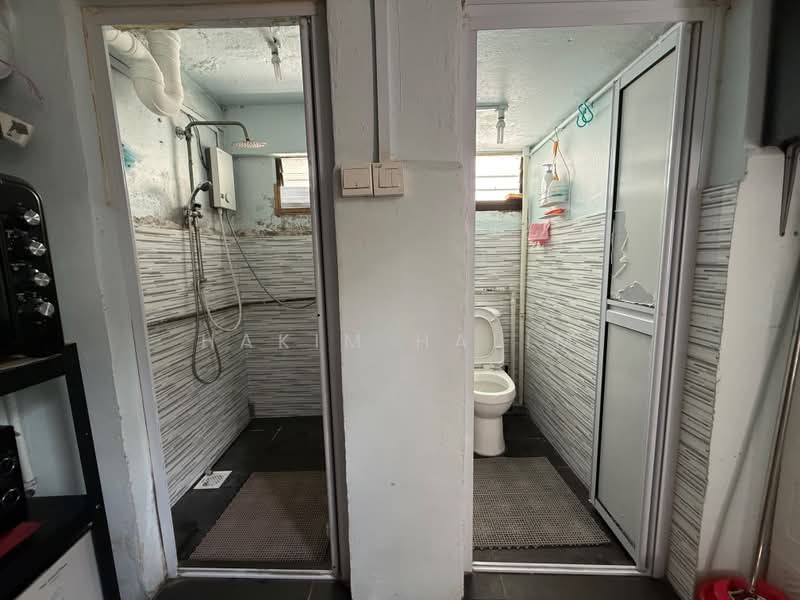 112 Ho Ching Road, 112 Ho Ching Road, Room Rental, 97 sqft, HDB Flat For Rent, by Hakim Halim, 500162696 - Bathroom - PropertyGuru.com.sg