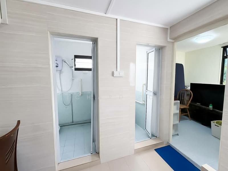 21 Telok Blangah Crescent, 21 Telok Blangah Crescent, 2 Bedrooms, 699 sqft, HDB Flat For Rent, by Richard Poh, 500162697 - Bathroom - PropertyGuru.com.sg