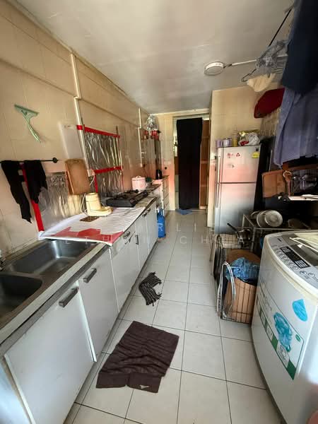 301 Ubi Avenue 1, 301 Ubi Avenue 1, 2 Bedrooms, 689 sqft, HDB Flat For Sale, by Charlie Ethan Chia, 500162698 - Kitchen - PropertyGuru.com.sg