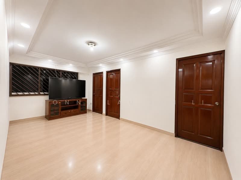 151 Petir Road, 151 Petir Road, 4 Bedrooms, 1,563 sqft, HDB Flat For Sale, by Yvonne Lau Jun Li, 500162719 - Living Room - PropertyGuru.com.sg