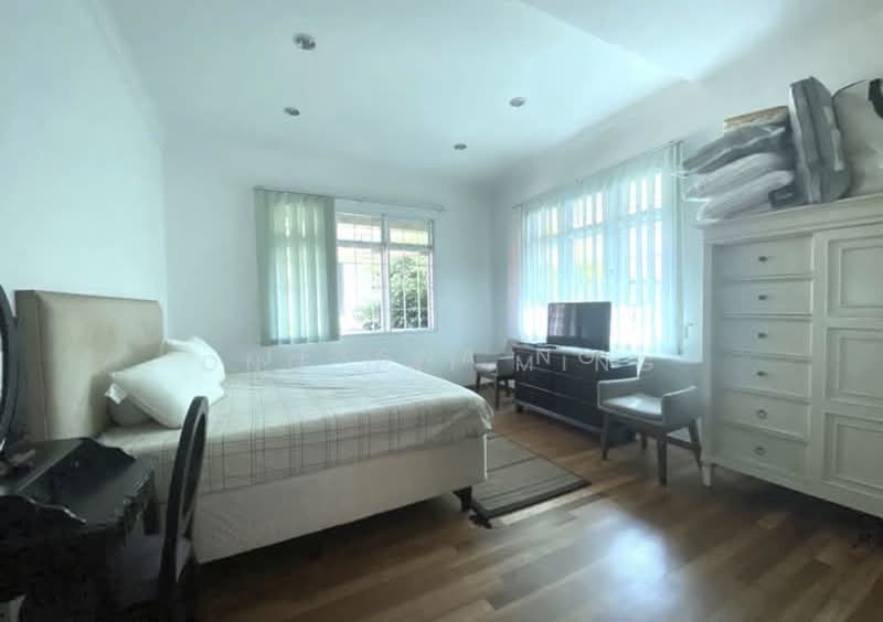 Cotswold Close, , 7 Bedrooms, 6,000 sqft, Detached House For Rent, by Jessna Ng, 500162740 - Bedroom - PropertyGuru.com.sg