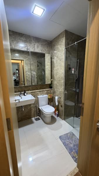 Boathouse Residences, 33 Upper Serangoon View, 3 Bedrooms, 915 sqft, Condominium For Rent, by Angela Ang, 500162759 - Bathroom - PropertyGuru.com.sg