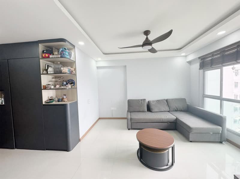 421C Northshore Drive, 421C Northshore Drive, 2 Bedrooms, 731 sqft, HDB Flat For Sale, by Lewis Ho, 500162760 - Living Room - PropertyGuru.com.sg