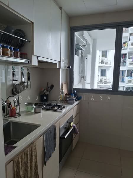A Treasure Trove, 70 Punggol Walk, 2 Bedrooms, 775 sqft, Executive Condominium For Rent, by Raja Sekhara, 500162795 - Kitchen - PropertyGuru.com.sg