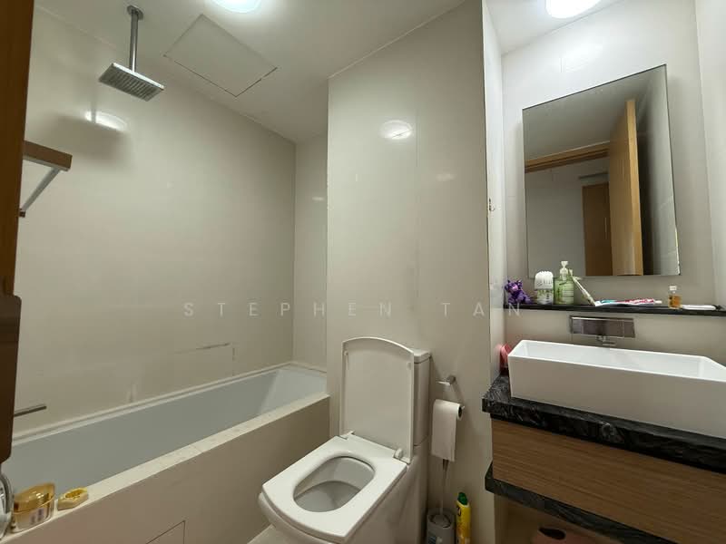 Marina Bay Residences, 18 Marina Boulevard, 2 Bedrooms, 1,130 sqft, Condominium For Rent, by Stephen Tan, 500162798 - Bathroom - PropertyGuru.com.sg