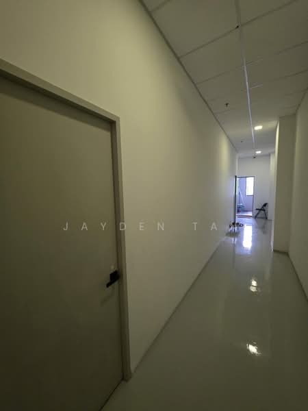 Woodlands 11, 11 Woodlands Close, 290 sqft, Light Industrial (B1) For Rent, by Jayden Tan, 500162800 - Corridor - CommercialGuru.com.sg
