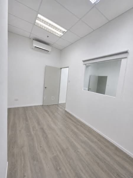 Woodlands 11, 11 Woodlands Close, 290 sqft, Light Industrial (B1) For Rent, by Jayden Tan, 500162800 - Interior - CommercialGuru.com.sg