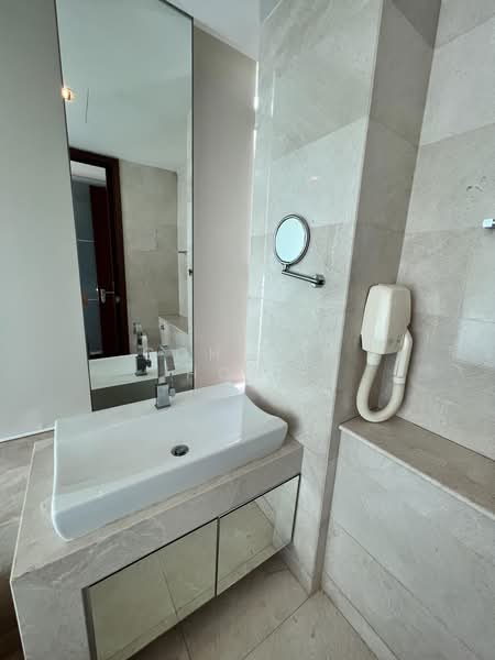 Ventuno Balmoral, 21 Balmoral Road, 3 Bedrooms, 1,313 sqft, Condominium For Sale, by Goh Wee Hong, 500162811 - Bathroom - PropertyGuru.com.sg