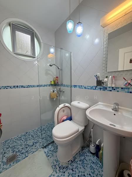 Shelford Green, 9 Shelford Road, 2 Bedrooms, 1,561 sqft, Condominium For Rent, by Julia Goh, 500162812 - Bathroom - PropertyGuru.com.sg