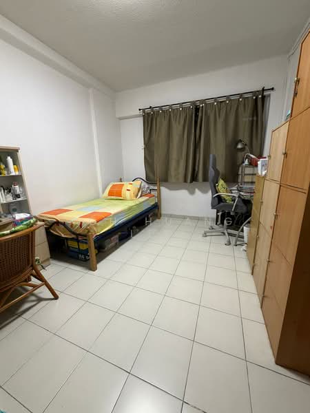 628 Yishun Street 61, 628 Yishun Street 61, 2 Bedrooms, 786 sqft, HDB Flat For Sale, by Koh Huang Lee, 500162851 - Bedroom - PropertyGuru.com.sg