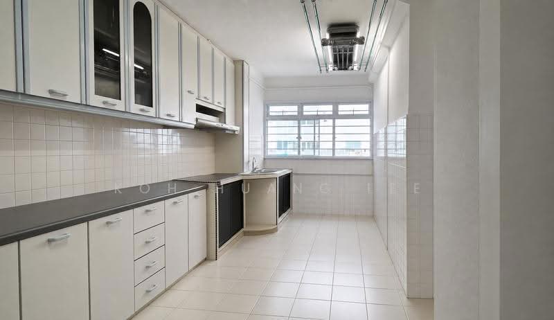 628 Yishun Street 61, 628 Yishun Street 61, Sembawang / Yishun, 2 Bedrooms, 786 sqft, HDB Flat For Sale, by Koh Huang Lee, 500162851 - Kitchen - Decluttered by AI - PropertyGuru.com.sg
