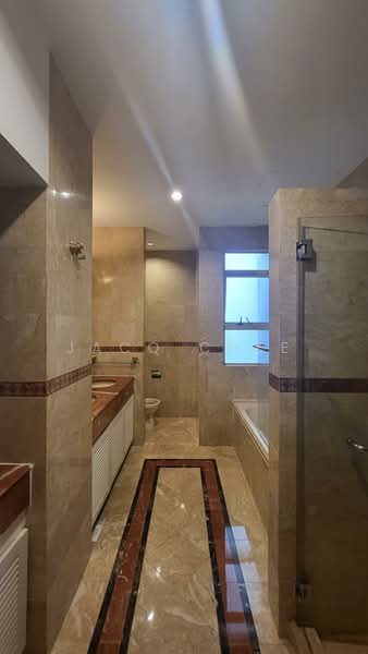 Leonie Condotel, 2 Leonie Hill Road, 4 Bedrooms, 2,568 sqft, Condominium For Rent, by Jacq Chee, 500162861 - Bathroom - PropertyGuru.com.sg
