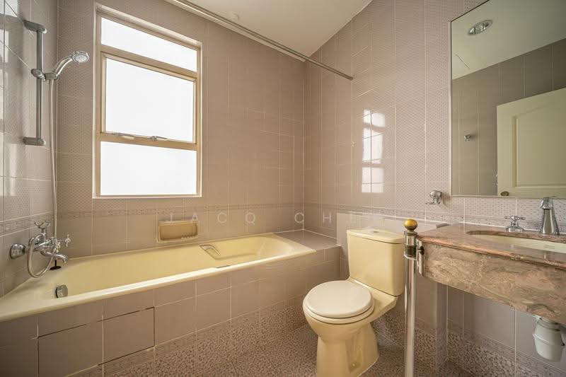 Leonie Condotel, 2 Leonie Hill Road, Orchard / River Valley, 4 Bedrooms, 2,770 sqft, Condominium For Rent, by Jacq Chee, 500162861 - Bathroom - PropertyGuru.com.sg