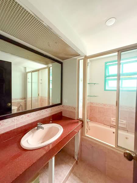 Ballota Park Condo, 152 Mariam Way, 2 Bedrooms, 990 sqft, Condominium For Rent, by Calvin Choh, 500162867 - Bathroom - PropertyGuru.com.sg